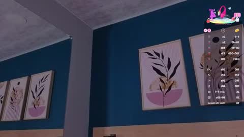 Snapshot of sarahmiler_ chatting on 10-18-25, 11:44 Sarah online show from 10-18-25, 11:44