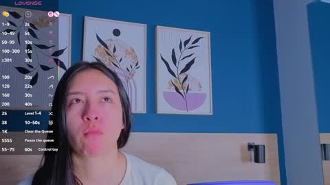 Snapshot of sarahmiler_ chatting on 10-20-25, 11:43 Sarah online show from 10-20-25, 11:43