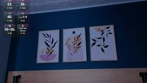 Snapshot of sarahmiler_ chatting on 10-22-25, 11:43 Sarah online show from 10-22-25, 11:43