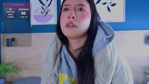 Snapshot of sarahmiler_ chatting on 10-23-25, 11:42 Sarah online show from 10-23-25, 11:42