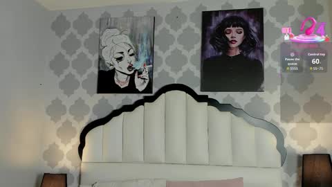 Snapshot of sarahmiler_ chatting on 10-27-25, 08:02 Sarah online show from 10-27-25, 08:02