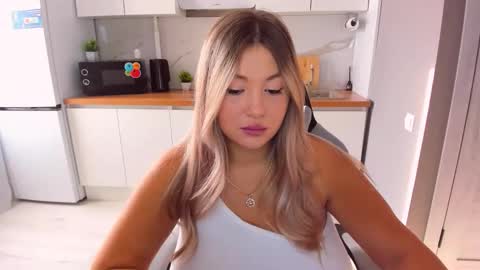 Sarah online show from 09-16-25, 01:12