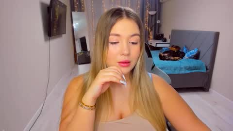 Sarah online show from 02-25-26, 03:32