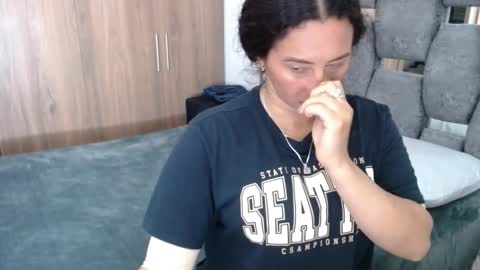 Lia online show from 12-17-24, 07:59