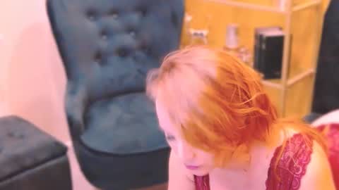 Sarah  Follow me  Thumb UP  online show from 01-09-25, 01:13