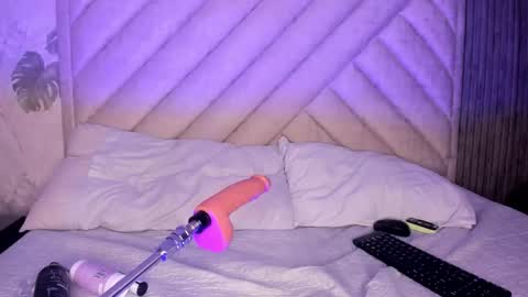 Sara online show from 03-15-26, 05:02