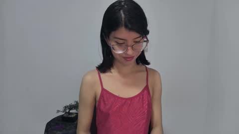 Sarah  online show from 11-30-25, 04:00