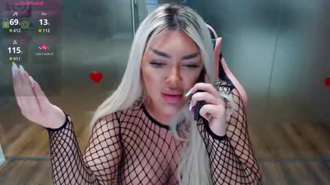 Snapshot of sarahstone_ chatting on 11-18-25, 07:46 Sarah online show from 11-18-25, 07:46