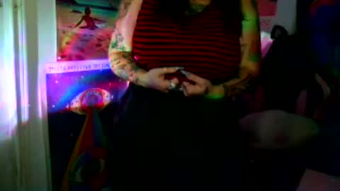 Sarah T online show from 06-20-26, 06:16
