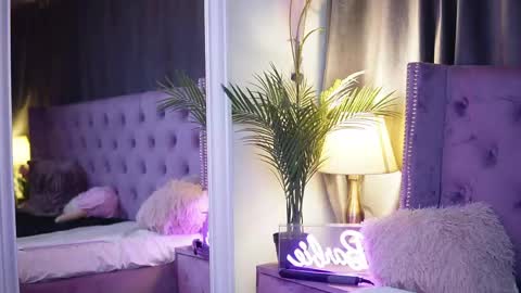  Sarai  online show from 05-19-26, 01:56