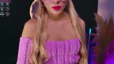 Sara jones   online show from 06-18-26, 11:36