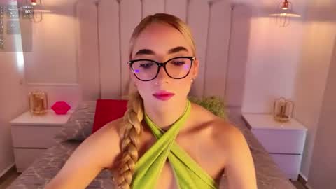 Sara jones   online show from 06-19-26, 11:47