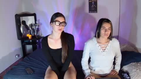 Snapshot of sarajonnes4 chatting on 04-08-26, 02:11 Sarajonnes4 online show from 04-08-26, 02:11