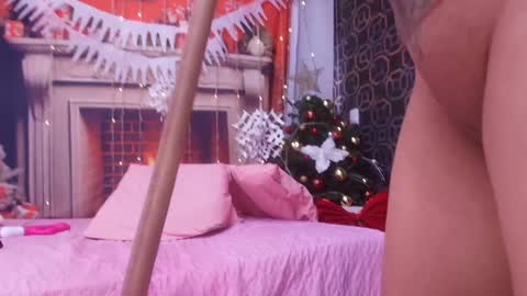Sara  online show from 12-24-24, 04:08