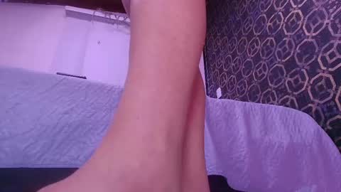 Snapshot of sarak_ chatting on 10-01-25, 12:00 Sara online show from 10-01-25, 12:00