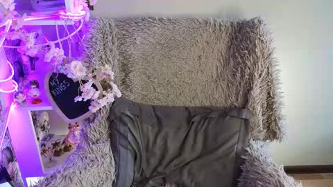 Sara online show from 09-10-25, 02:33