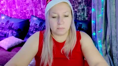 Snapshot of sarakatherin chatting on 12-25-24, 10:16 Sara online show from 12-25-24, 10:16