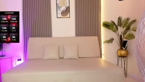 Snapshot of sarakush chatting on 10-18-25, 12:17 Sara online show from 10-18-25, 12:17