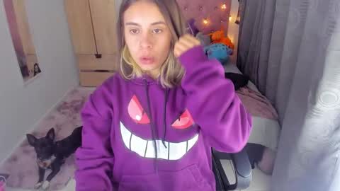 sara  online show from 12-17-24, 03:50