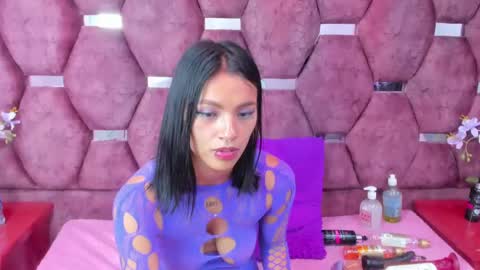 Snapshot of saraloveee_ chatting on 02-06-25, 05:57 Sarita online show from 02-06-25, 05:57