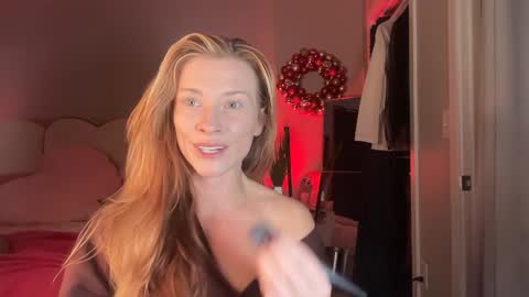 Snapshot of saraloverays chatting on 10-21-25, 03:29 Back from Vacay Follow for more here online show from 10-21-25, 03:29