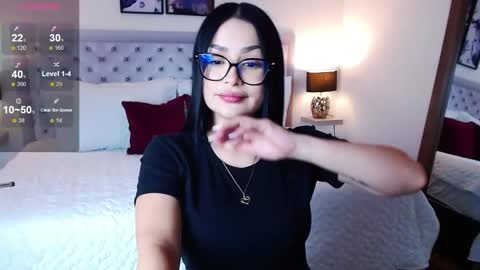 Snapshot of saramia69 chatting on 02-13-25, 03:03 Sara online show from 02-13-25, 03:03