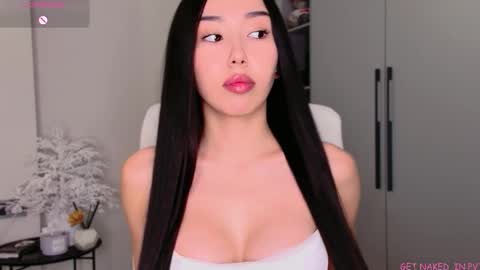 Mia online show from 10-24-25, 08:11