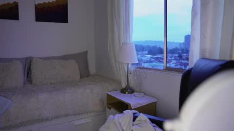 Sara online show from 10-22-25, 10:42