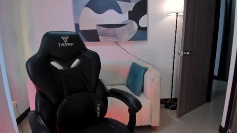 I am Sara  online show from 06-14-26, 09:06