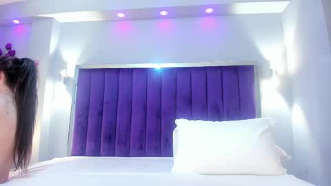 Sara   online show from 10-14-25, 10:43