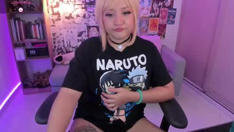 Snapshot of sararuales5 chatting on 03-05-25, 02:01 Sara Ruales online show from 03-05-25, 02:01