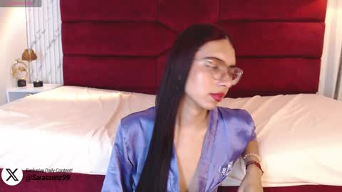 Snapshot of sarasaenz_99 chatting on 12-23-24, 10:44 Sara online show from 12-23-24, 10:44