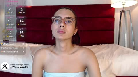 Snapshot of sarasaenz_99 chatting on 01-18-25, 01:52 Sara online show from 01-18-25, 01:52