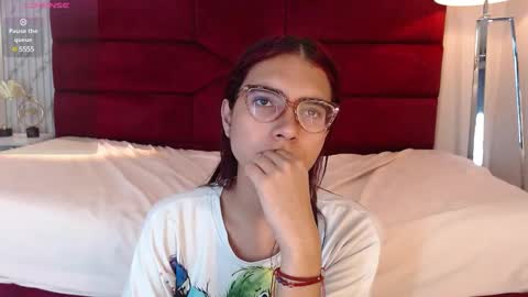 Snapshot of sarasaenz_99 chatting on 01-26-25, 01:52 Sara online show from 01-26-25, 01:52