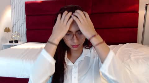 Snapshot of sarasaenz_99 chatting on 01-30-25, 11:02 Sara online show from 01-30-25, 11:02