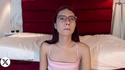 Snapshot of sarasaenz_99 chatting on 02-28-25, 10:50 Sara online show from 02-28-25, 10:50