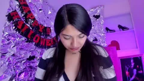 sarastonesx online show from 10-29-25, 06:04