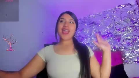 Snapshot of sarastonesx chatting on 02-14-26, 06:21 sarastonesx online show from 02-14-26, 06:21