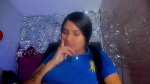 Snapshot of sarastonesx chatting on 03-31-26, 12:01 sarastonesx online show from 03-31-26, 12:01