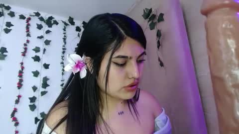 sarastonesx online show from 04-30-26, 05:36