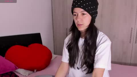 Sara   online show from 06-23-26, 10:46