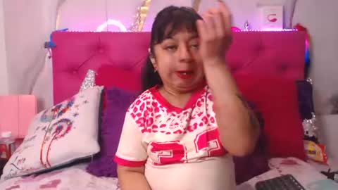 Sara Wills online show from 06-20-26, 02:09
