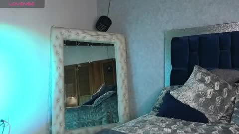 Sara W online show from 01-12-25, 10:23