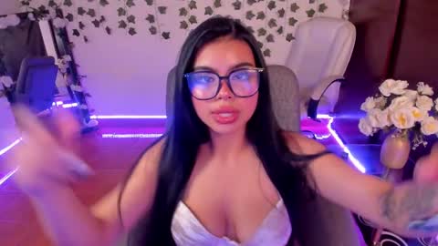 Snapshot of saray__jones chatting on 01-08-25, 03:39 saray__jones online show from 01-08-25, 03:39
