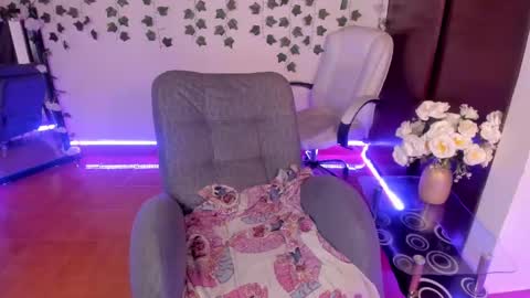 Snapshot of saray__jones chatting on 01-08-25, 06:41 saray__jones online show from 01-08-25, 06:41