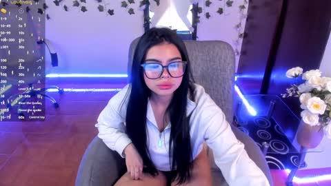 Snapshot of saray__jones chatting on 01-11-25, 12:29 saray__jones online show from 01-11-25, 12:29