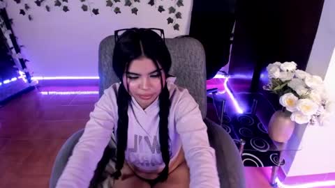 Snapshot of saray__jones chatting on 01-17-25, 03:00 saray__jones online show from 01-17-25, 03:00