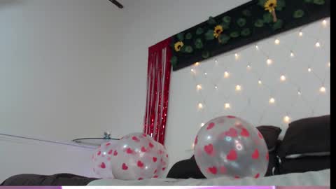 Snapshot of saray__jones chatting on 02-15-25, 02:11 saray__jones online show from 02-15-25, 02:11