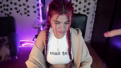 Snapshot of saray__jones chatting on 09-12-25, 02:06 saray__jones online show from 09-12-25, 02:06