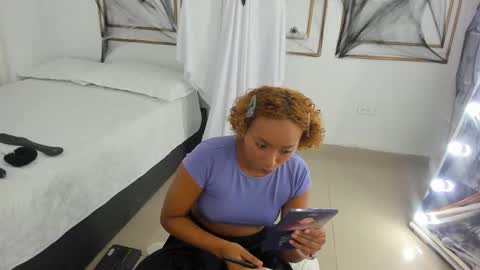 Saray Mardez online show from 10-15-25, 12:05